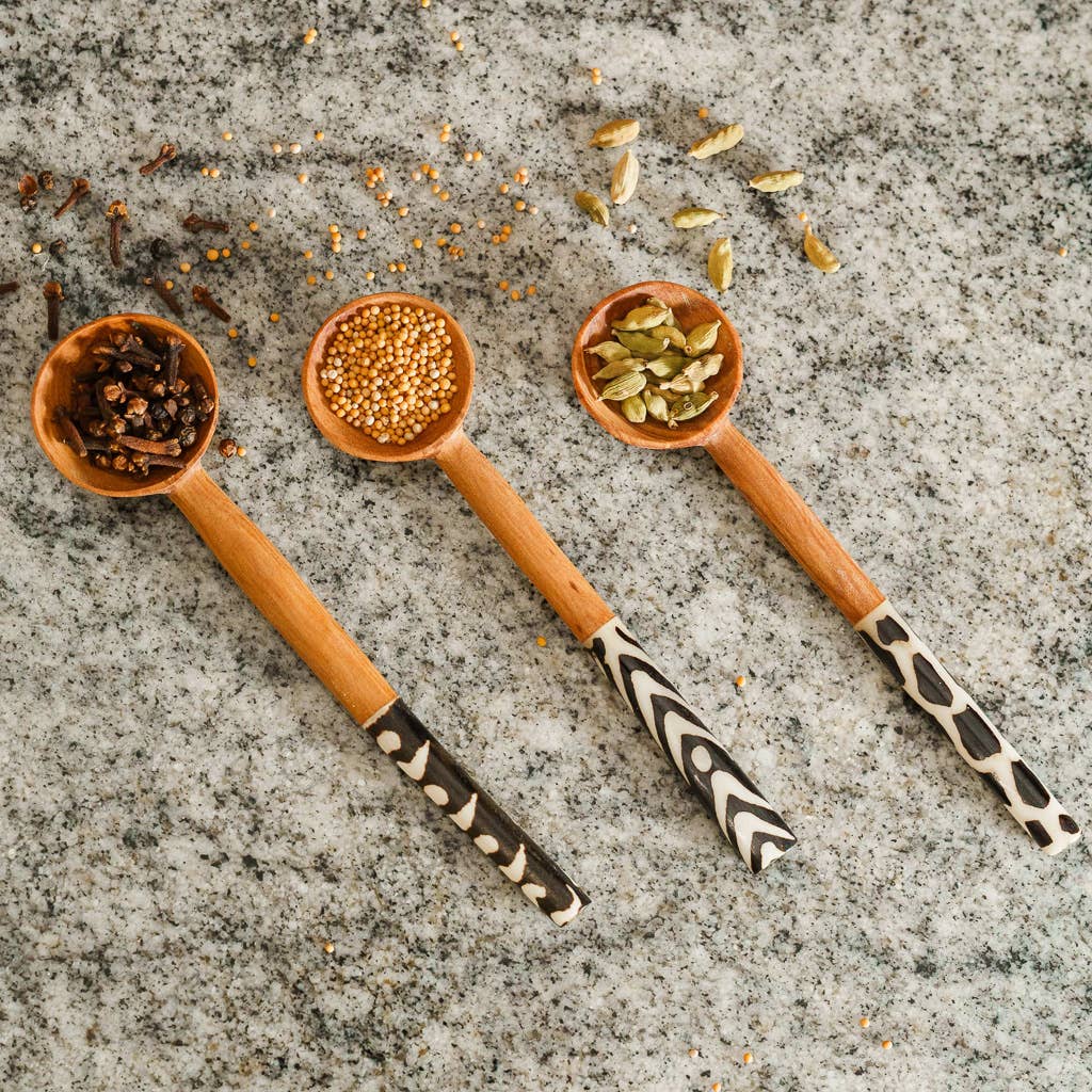 Olive Wood Batik Handled Sugar Spoon: Orange