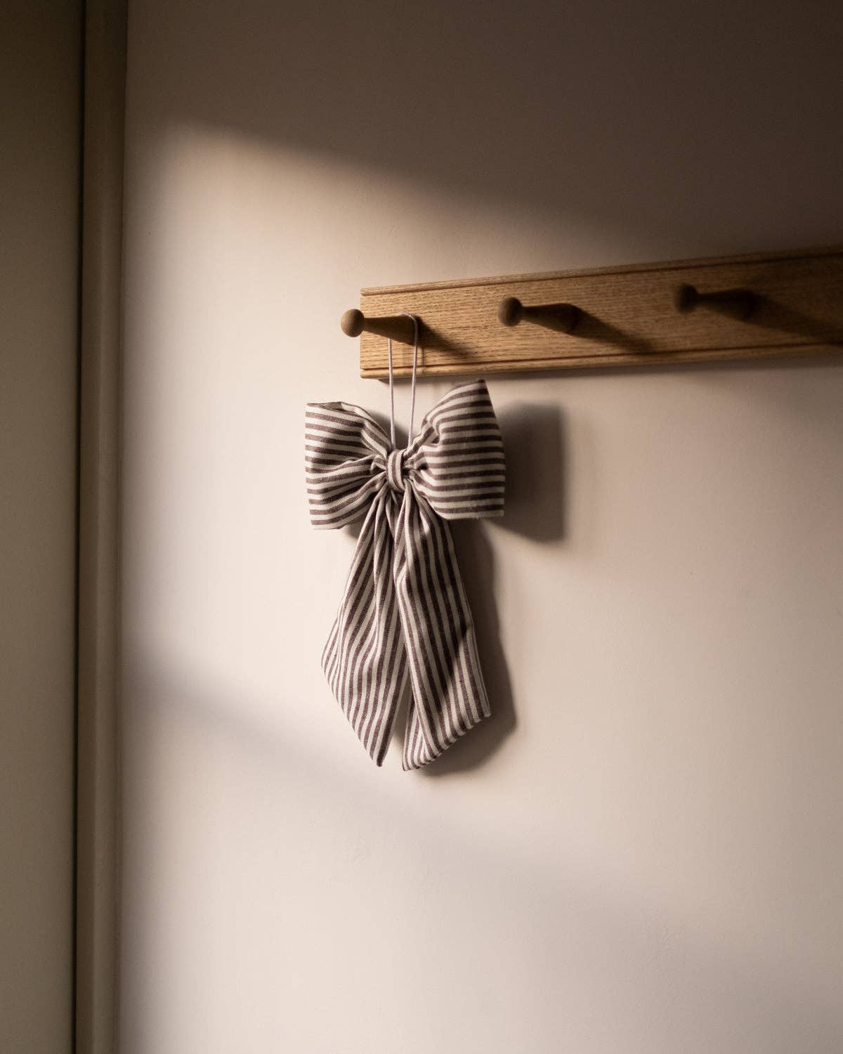 Brown & White Striped Hanging Bow