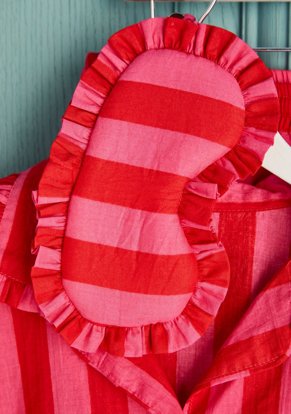 Bold Stripe Frill Eye Mask