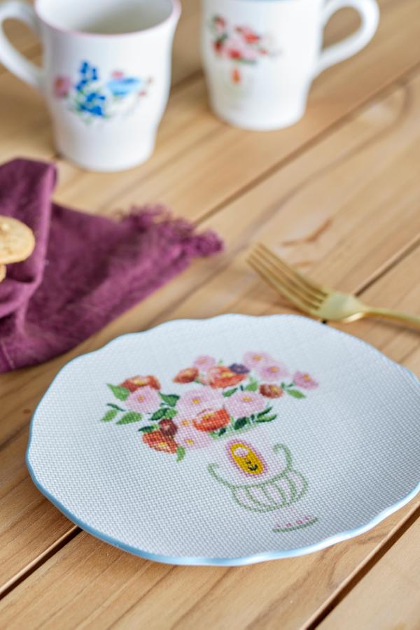 Dorothy Plate