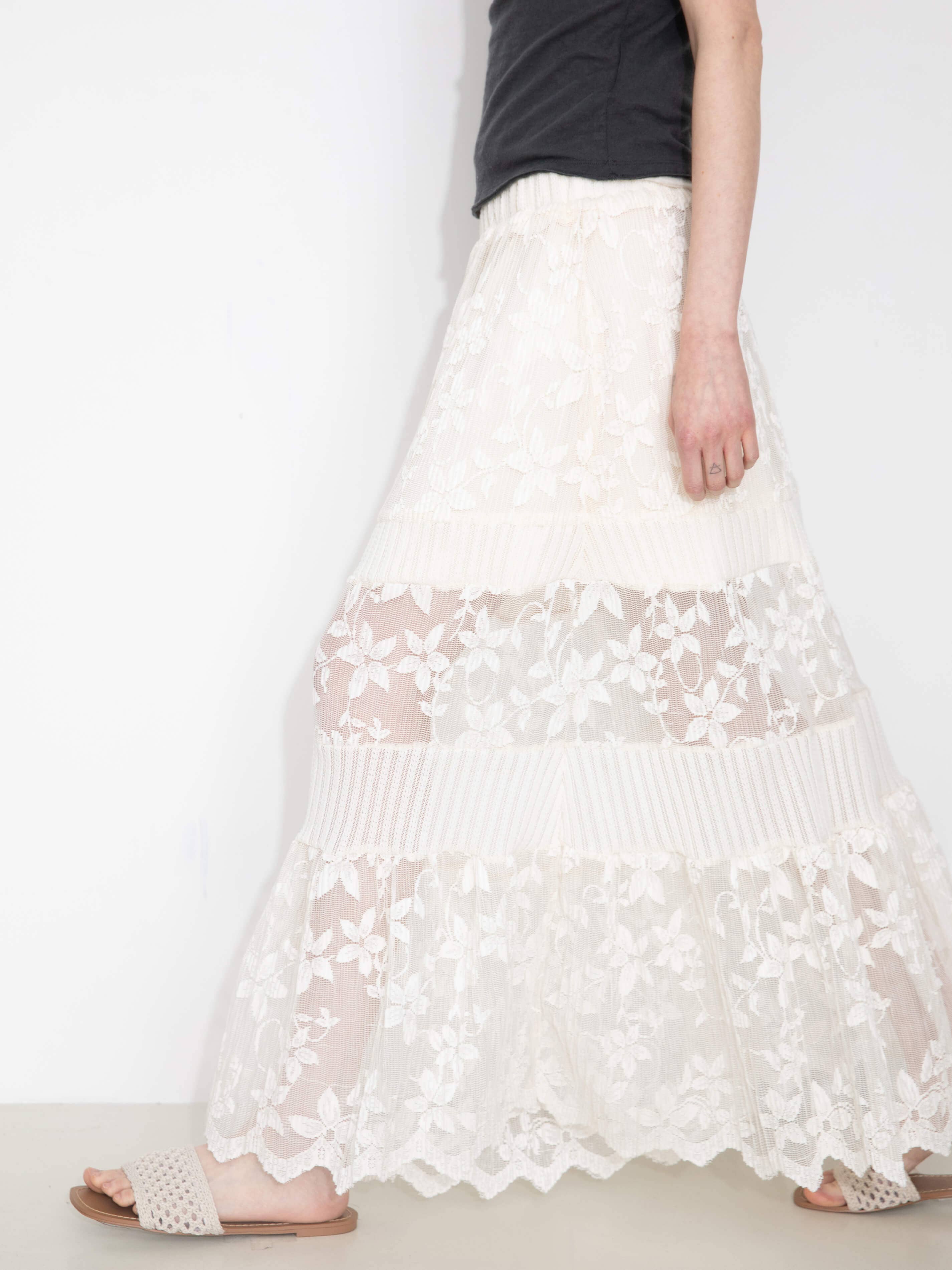 Textured Floral Print Lace Panel Skirt: FloralWhite / UN