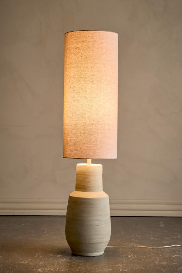 Linetta Floor Lamp, White, Stoneware